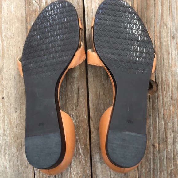 Talbots 100% genuine, leather tan sandal size 10 b - Picture 3 of 8